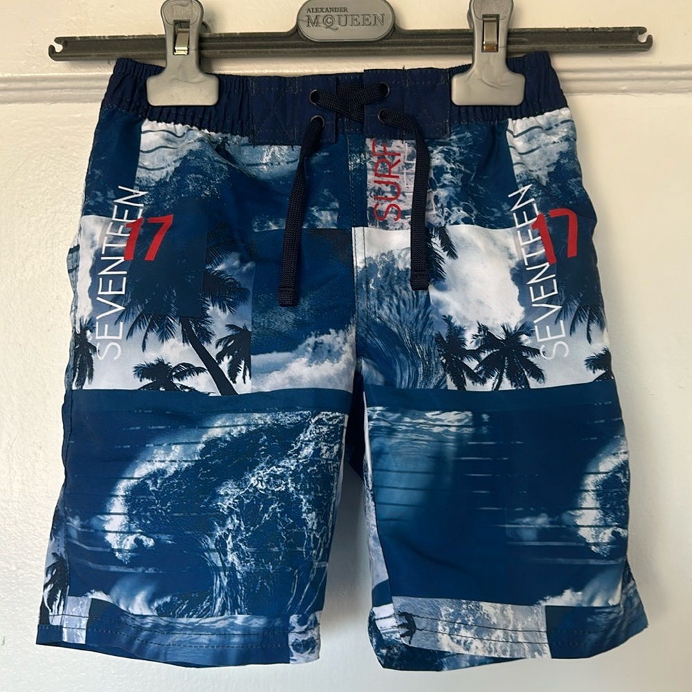 Chicco swim trunks 6 yo